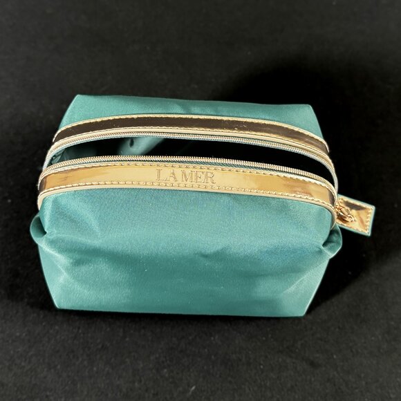 Lot of 2 La Mer Makeup Bags: 1 Metallic Gold & 1 Green - Picture 8 of 9
